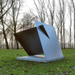 (38) Marus van der Made, Twee vierkanten, 1986, staal, 2 platen van 200 x 200 x 1,5 cm elk